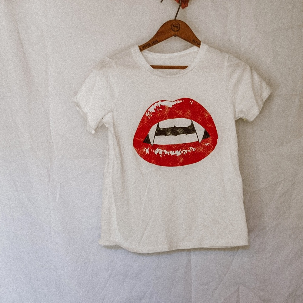 vampire fang tee